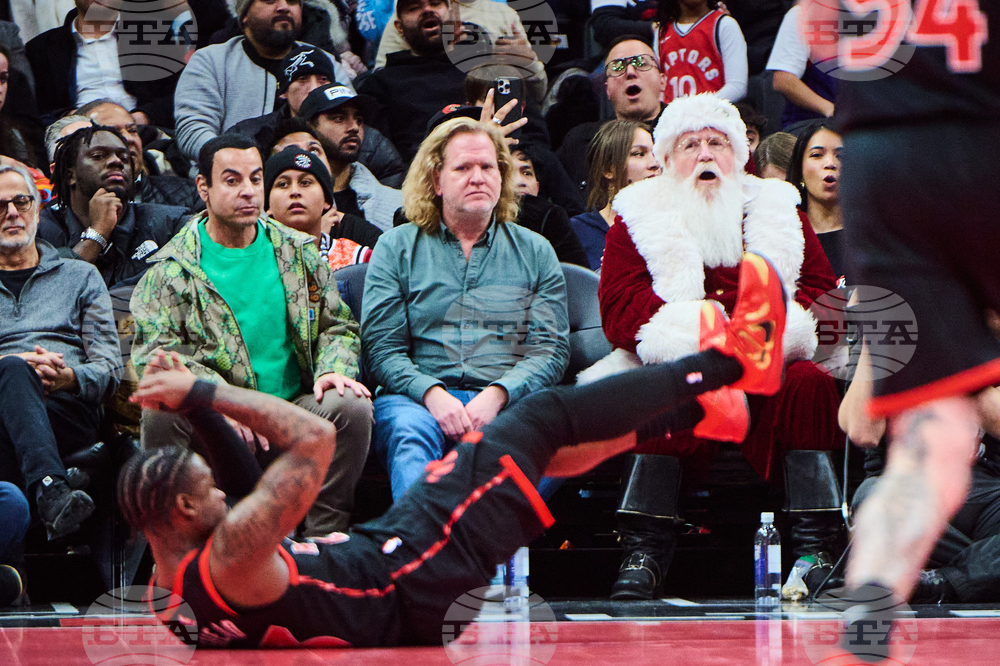 Knicks Raptors Basketball