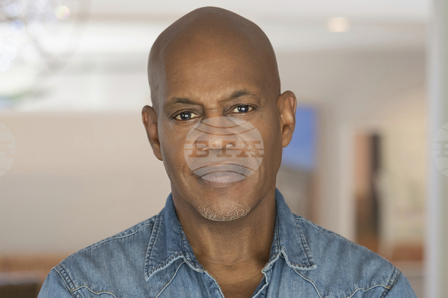 Оперният певец Джубилант Сайкс е бил убит в дома си в Санта Моника, синът му е арестуван 