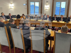 Парламент - Комисия по транспорт и съобщения