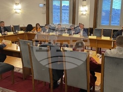 Парламент - Комисия по транспорт и съобщения