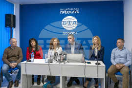 Национален пресклуб на БТА Добрич - КП „Продължаваме промяната – Демократична България“ - пресконференция - Снимка: Александра Антонова