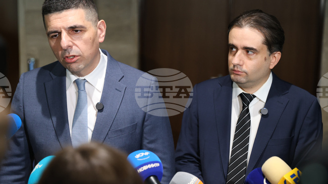 Очакваме вотът на недоверие да бъде подкрепен от всеки, който има останал грам политически инстинкт, казаха от „Да България“