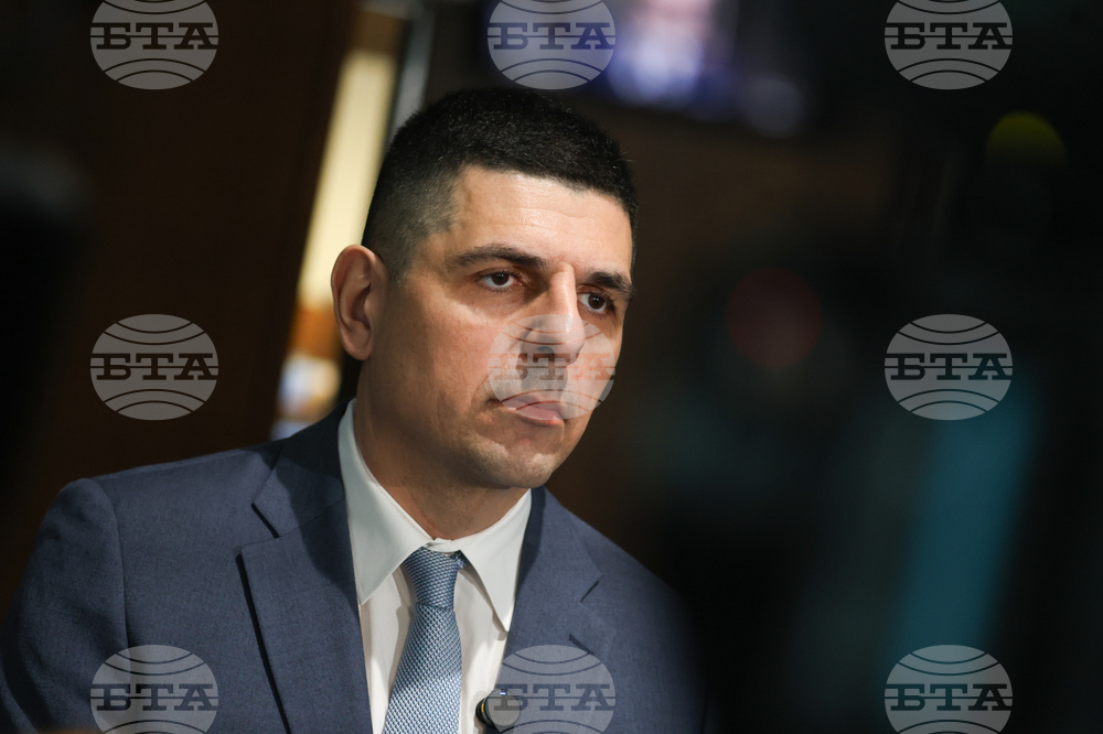 Всичко извън 121 депутати е компромиси и сглобки, а не искаме да правим такива, заяви Ивайло Мирчев 