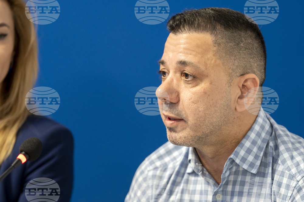 Национален пресклуб на БТА Добрич - КП „Продължаваме промяната – Демократична България“ - пресконференция - Снимка: Александра Антонова