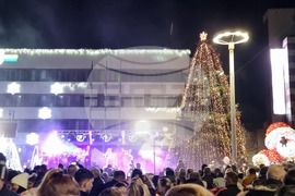 Ямбол - коледни елхи