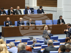 Парламент - вот на недоверие - дебати