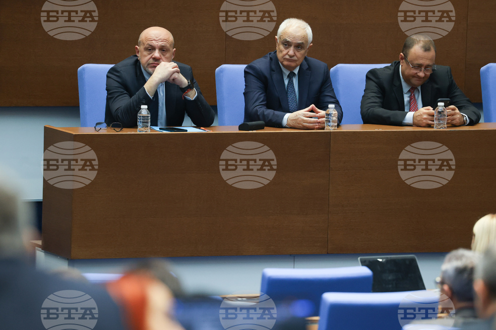Парламент - вот на недоверие - дебати