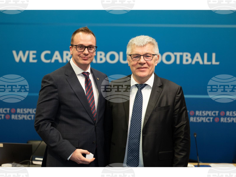 Dobrin Gjonov iz Bolgarske nogometne zveze prejel nagrado Uefe za delo