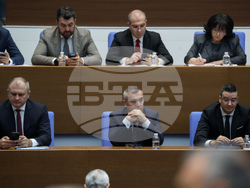 Парламент - вот на недоверие - дебати