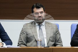 Парламент - вот на недоверие - дебати
