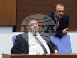 Парламент - вот на недоверие - дебати