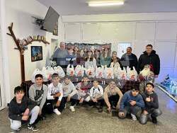 с. Камбурово - благотворителност - ученици 