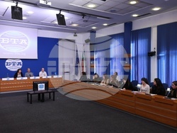 Студенти от специалност „Немска филология“ на Софийския университет „Св. Климент Охридски“ (СУ) заедно с преподавателя си доц. д-р Ренета Килева-Стаменова бяха на посещение в Българската телеграфна агенция (БТА)