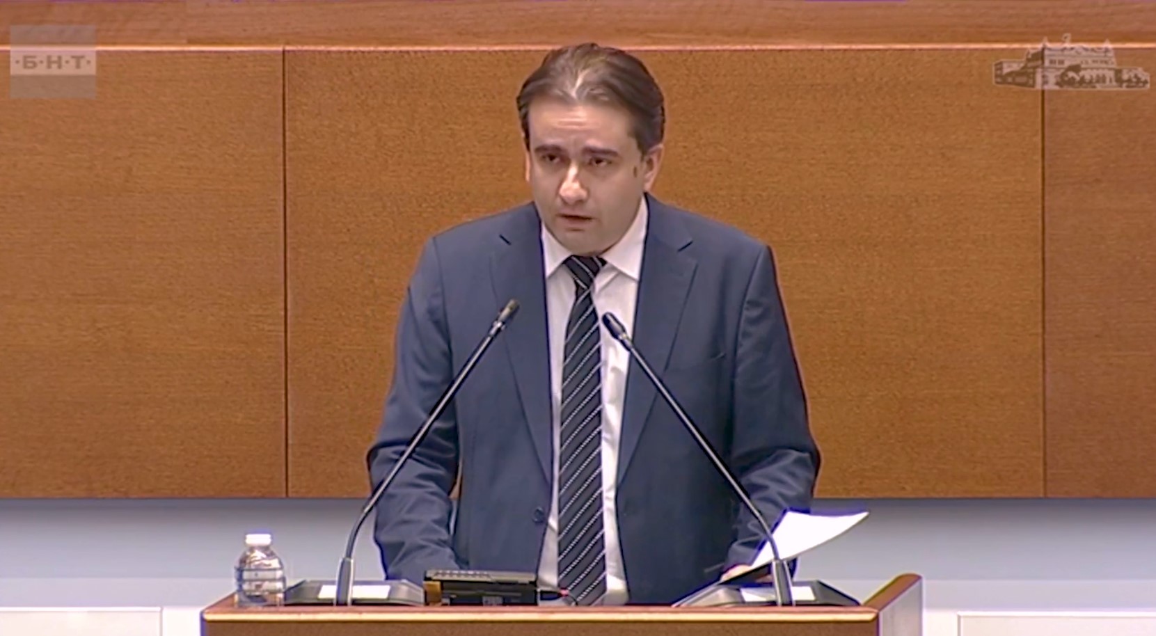 Вотът на недоверие е заради факта, че под командването на Пеевски управляващите бутат страната към икономическа пропаст, заяви Божидар Божанов