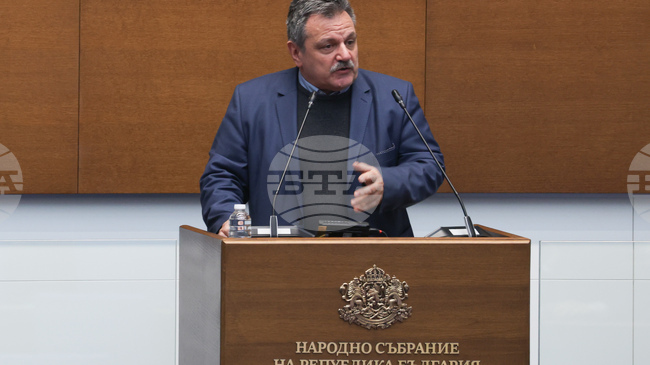 Всеки, който е на място на инцидент с възникнало спешно състояние, може да оказва първа помощ с автоматичен външен дефибрилатор, реши парламентът