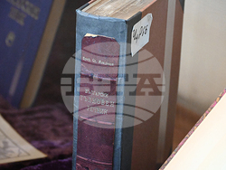 Изложба, посветена на 145 години от рождението на проф. Стефан Младенов, представя Университетската библиотека на Софийския университет. Снимка: СУ