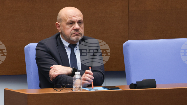 Изборната технология не трябва да подменя сблъсъка на политическите идеи и дебат, каза вицепремиерът в оставка Томислав Дончев в парламента 