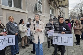 Сливен - здравни работници - протест