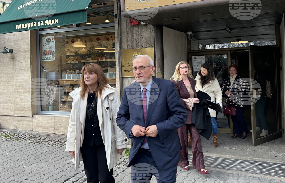 От догодина ще разпределим много сериозен финансов ресурс за професионалистите по здравни грижи, каза министър Силви Кирилов