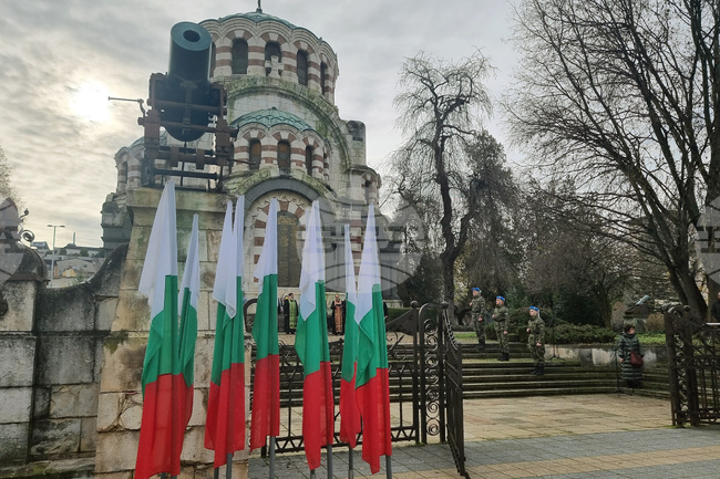 Тържествена заря-проверка, спортни състезания и изложба са част от програмата за честване на Трети март в Плевен