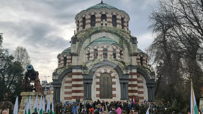 С паметен ритуал и поднасяне на венци и цветя в Плевен честват 148 години от освобождението на града 