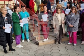 Пазарджик - медицински специалисти - протест