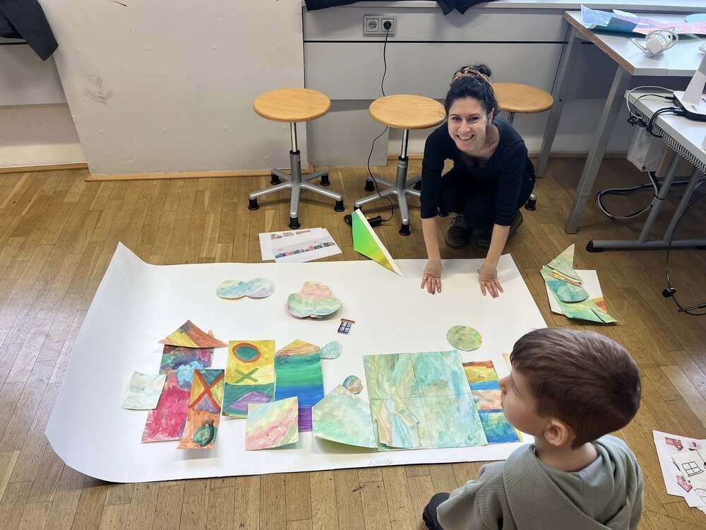 Възпитаници на Българското училище „Орфей“ в Австрия правиха декори за коледното си тържество 