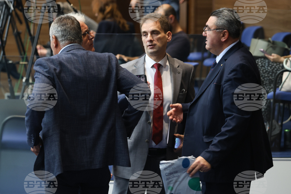 Депутатите ще гласуват по внесения вот на недоверие към кабинета "Желязков" утре в 13:30 часа