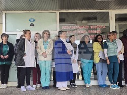 Ловеч - медицински специалисти - протест