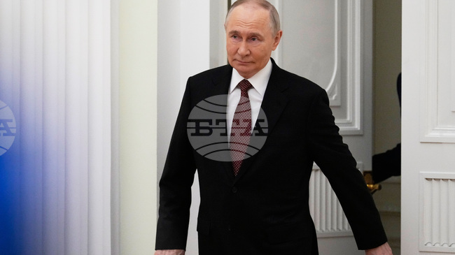 Путин пристигна в Ашхабад, където ще проведе редица срещи 