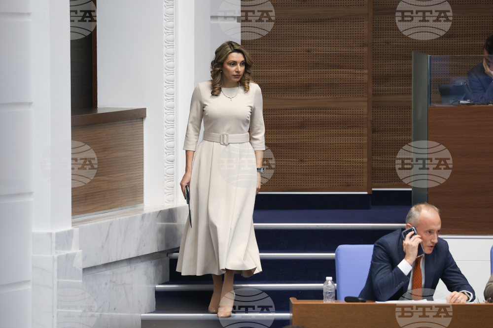 Парламент - вот на недоверие - дебати