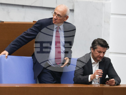 Парламент - вот на недоверие - дебати