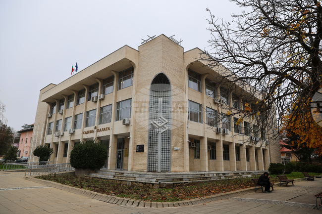 Окръжният съд в Благоевград остави в ареста 51-годишен мъж, обвинен за разпространение на кокаин