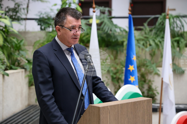 Ясно съзнаваме задължението си на надежден партньор в борбата срещу насилието, каза председателят на Окръжния съд в Благоевград Петър Узунов