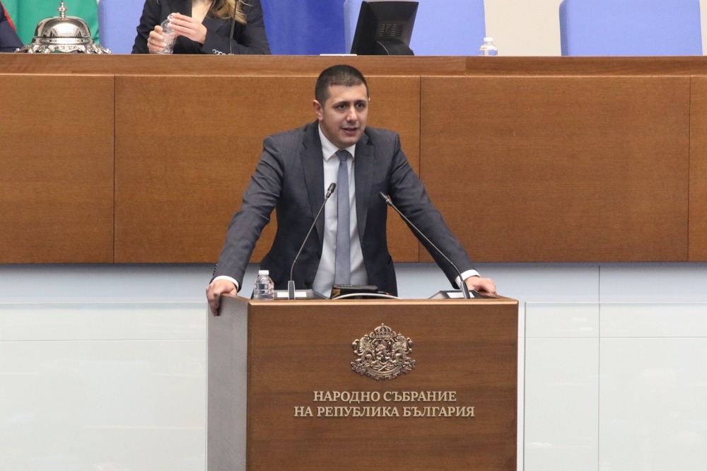 Атанас Атанасов към ПП-ДБ: Няма да ви позволим да излъжете и това поколение, както излъгахте площада от 2020 г. 