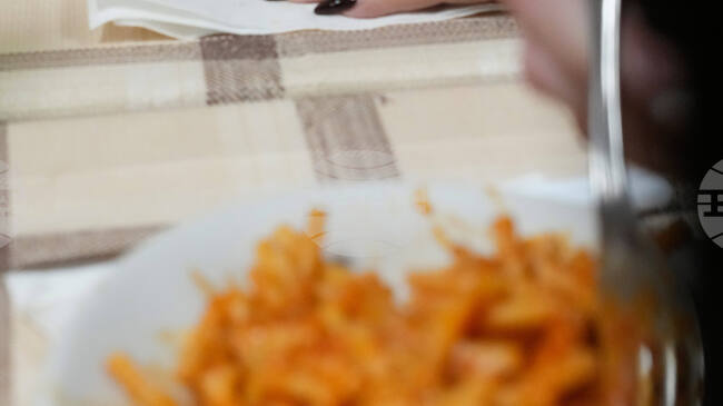 Охлаждането на въглехидратните храни може да помогне за отслабване, смятат диетолози