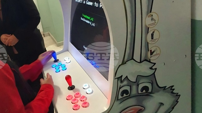 В бургаско училище беше поставена първата по рода си аркадна игра с образователна и екологична насоченост 