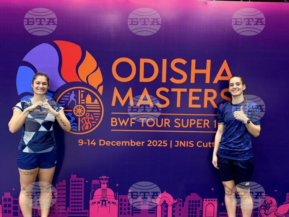 Стефани Стоева и Габриела Стоева стартираха с победа на турнир по бадминтон в Индия