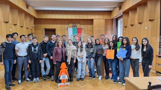 Старозагорски единадесетокласници посетиха Окръжния съд по случай Международния ден на правата на човека