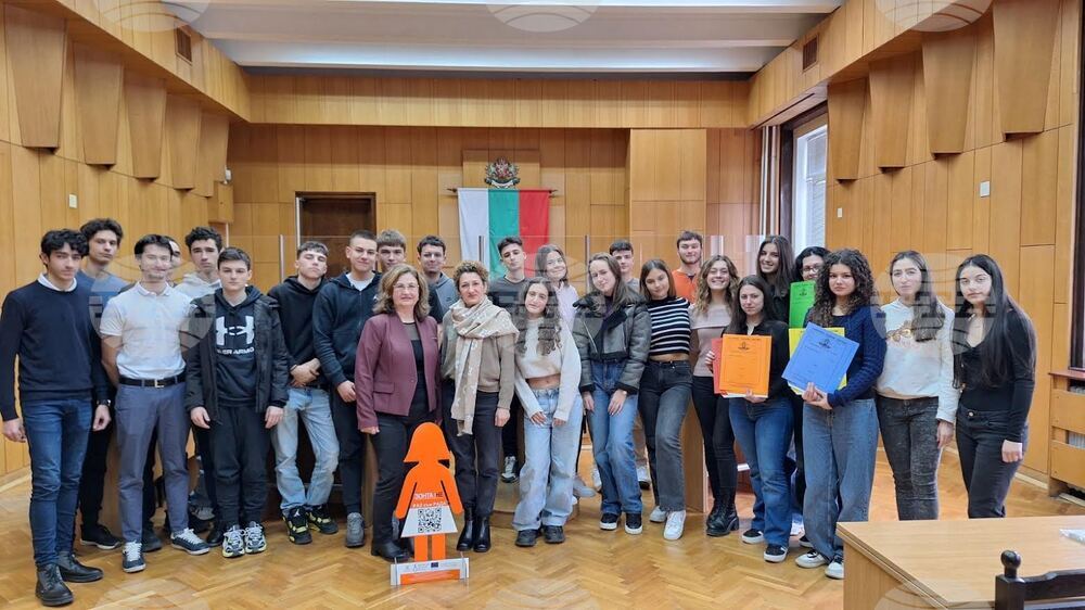Старозагорски единадесетокласници посетиха Окръжния съд по случай Международния ден на правата на човека