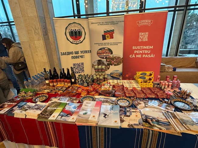 Българското посолство в Молдова участва с два щанда в благотворителен коледен базар в Кишинев