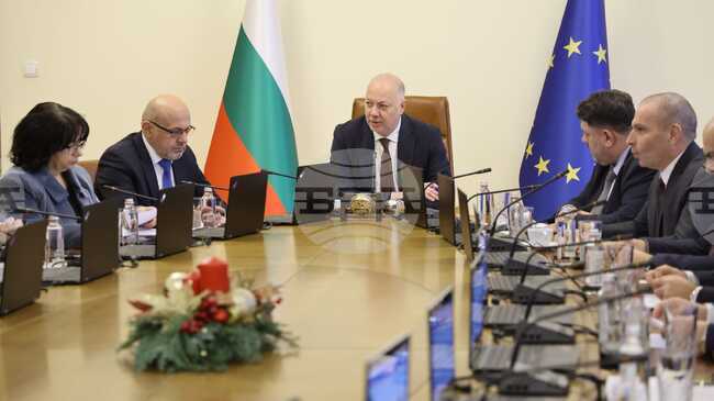 Демокрацията изисква да чуваме различното мнение, дори когато то не ни харесва, каза премиерът Росен Желязков