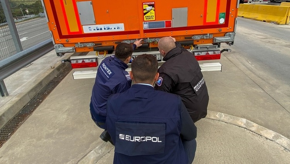 Голямо количество фалшиви и акцизни стоки спряха европейските служби в рамките на операция „Пирати 3“, домакинствана от Агенция „Митници“