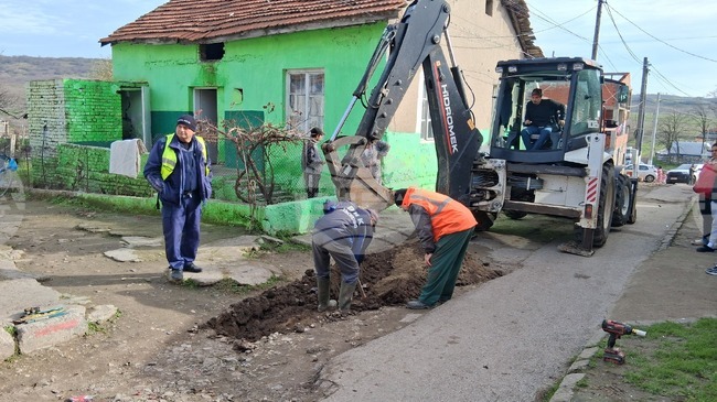 Акция по прекъсване на водоподаването заради неплатени сметки започна в квартал "Изток 2" в Димитровград, съобщиха от ВиК-Хасково 