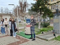 Тръстеник - летец Павел Павлов - почит