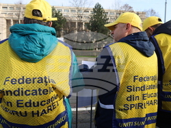 Румъния - Букурещ - учители - образование - протест