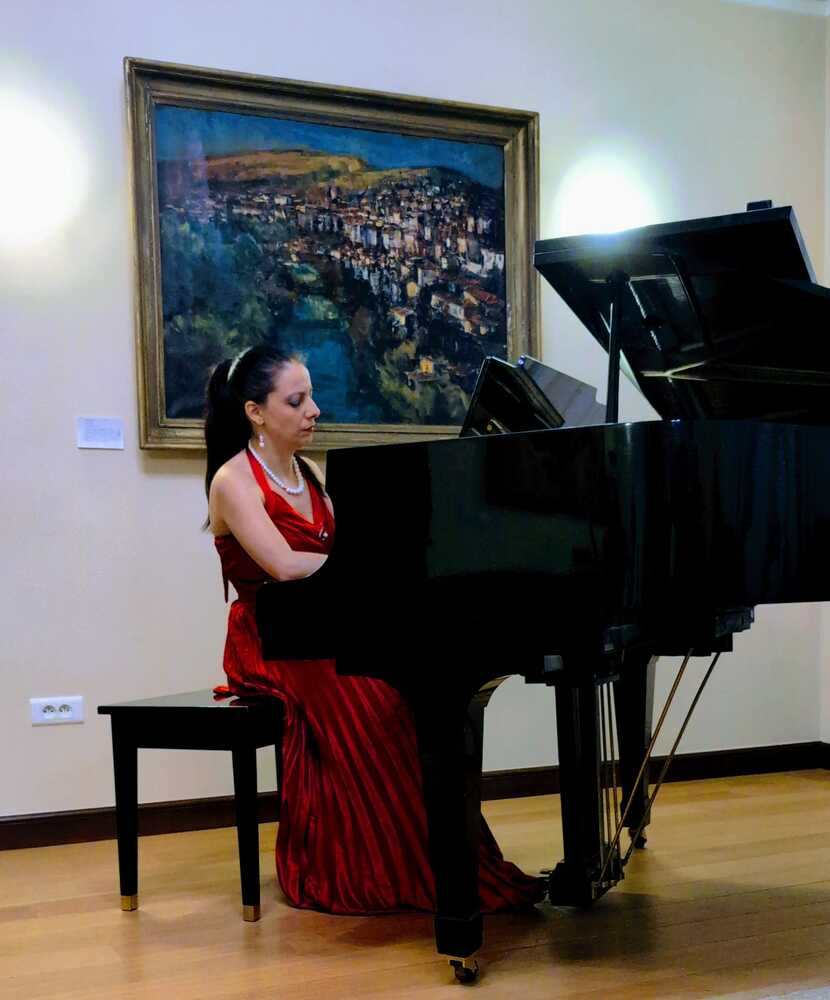 Празничен клавирен концерт се състоя в Посолството на България в Брюксел