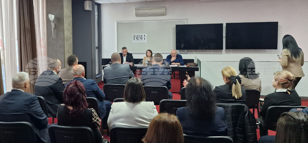 Актуални промени в Закона за движение по пътищата обсъдиха председатели на общински съвети и представители на „Пътна полиция“ 