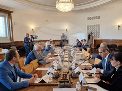 Парламент - "Законодателни промени и институционални мерки за решаване на проблемите с полевите тестове за употреба на наркотични вещества и техни аналози на водачи на МПС" - кръгла маса