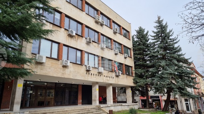 Районен съд - Дупница наложи наказания затвор на двама мъже заради серия от кражби